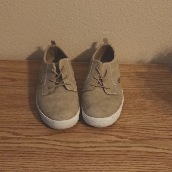 Osh Kosh Kids Pull On Sneakers EUC Shoes Size 3M Tan - Picture 1 of 5